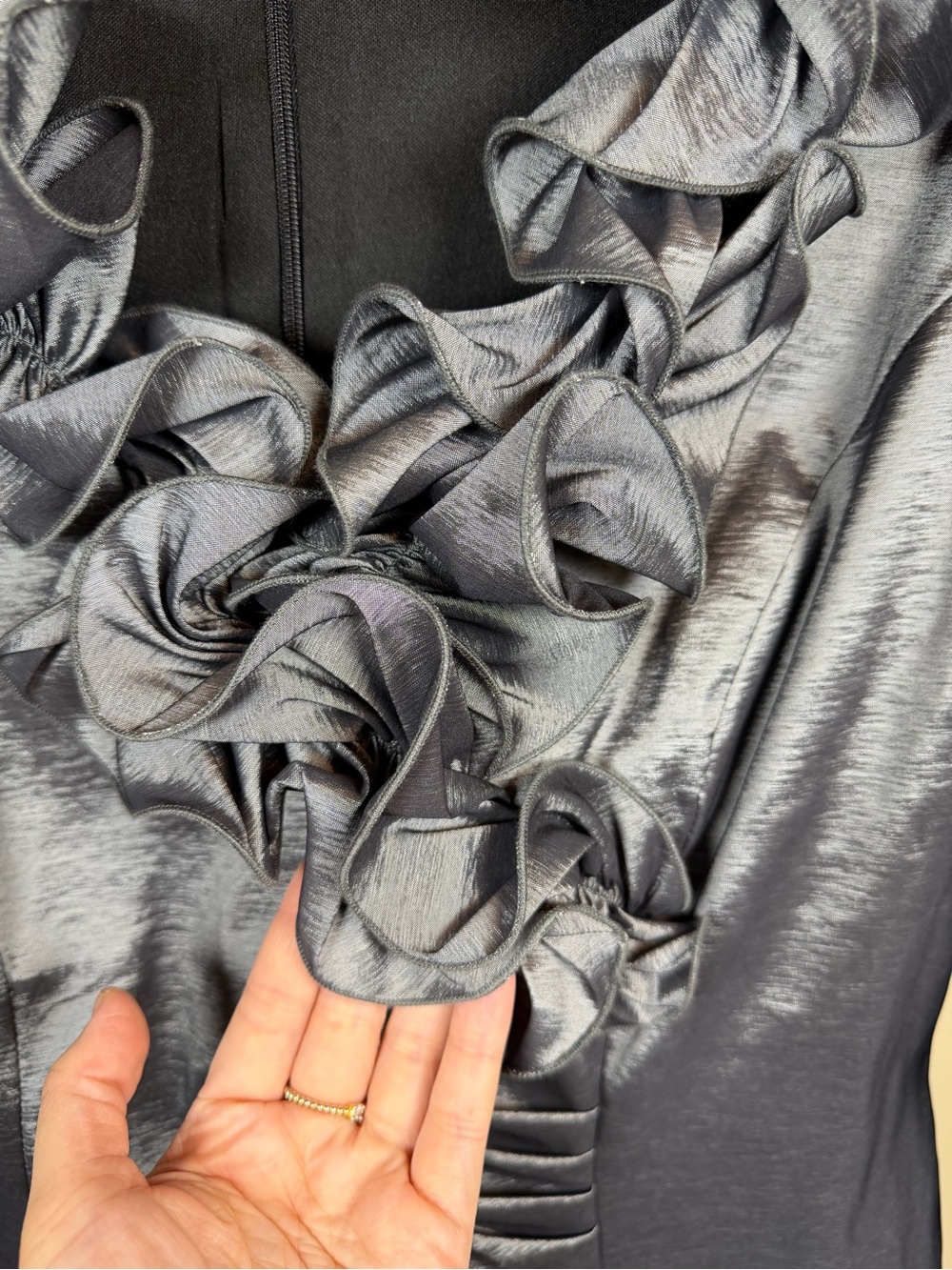 Xscape Shiny Silver Ruffle Evening Formal Neck Blouse Size 12 Elegant Ruffle Top - Picture 8 of 9